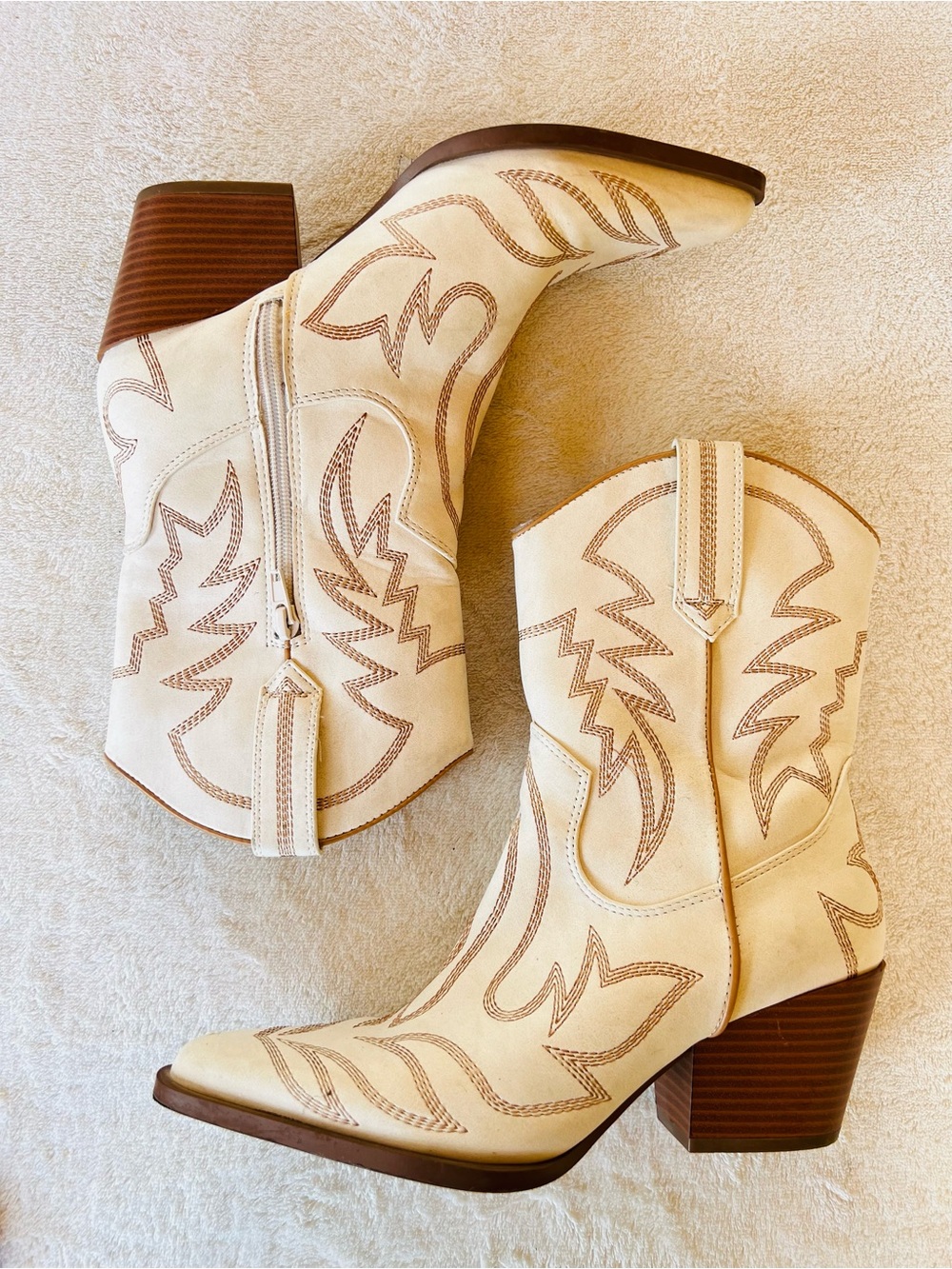 FOREVER 21 CREAM AND BROWN COWBOY BOOTS SIZE 7